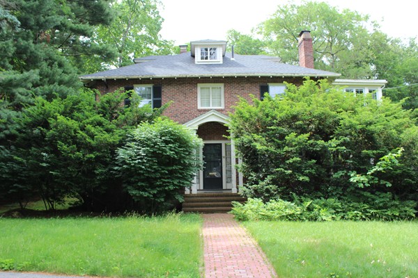 18 Hillside Road Wellesley, MA 02481 - Photo 1 of 9