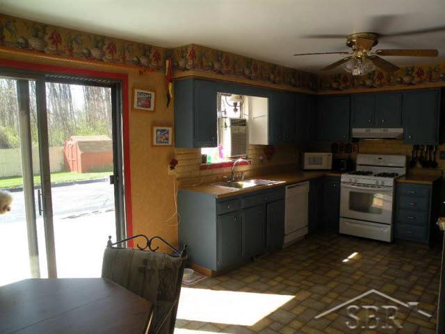 4799 Cherokee Road Saginaw, MI 48604 - Photo 3 of 10 20091481-2.JPG