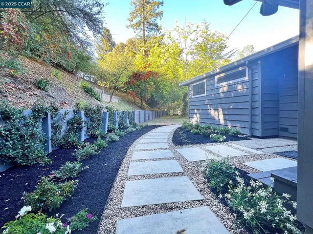 $1,595,000 | 1126 North Thompson Road, Lafayette, CA 94549