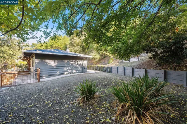 $1,595,000 | 1126 North Thompson Road, Lafayette, CA 94549