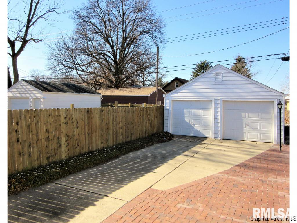 2029 North 6th Street Springfield, IL 62702 - Photo 3 of 15