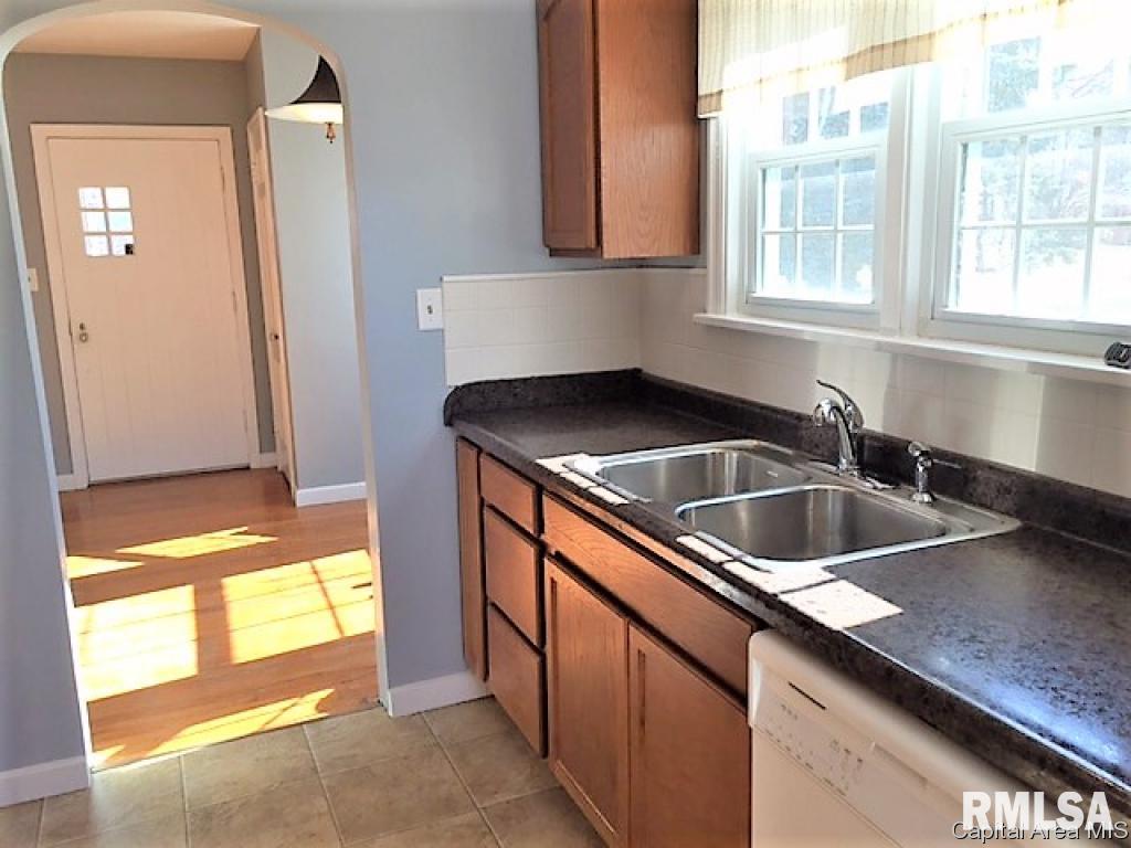 2029 North 6th Street Springfield, IL 62702 - Photo 8 of 15