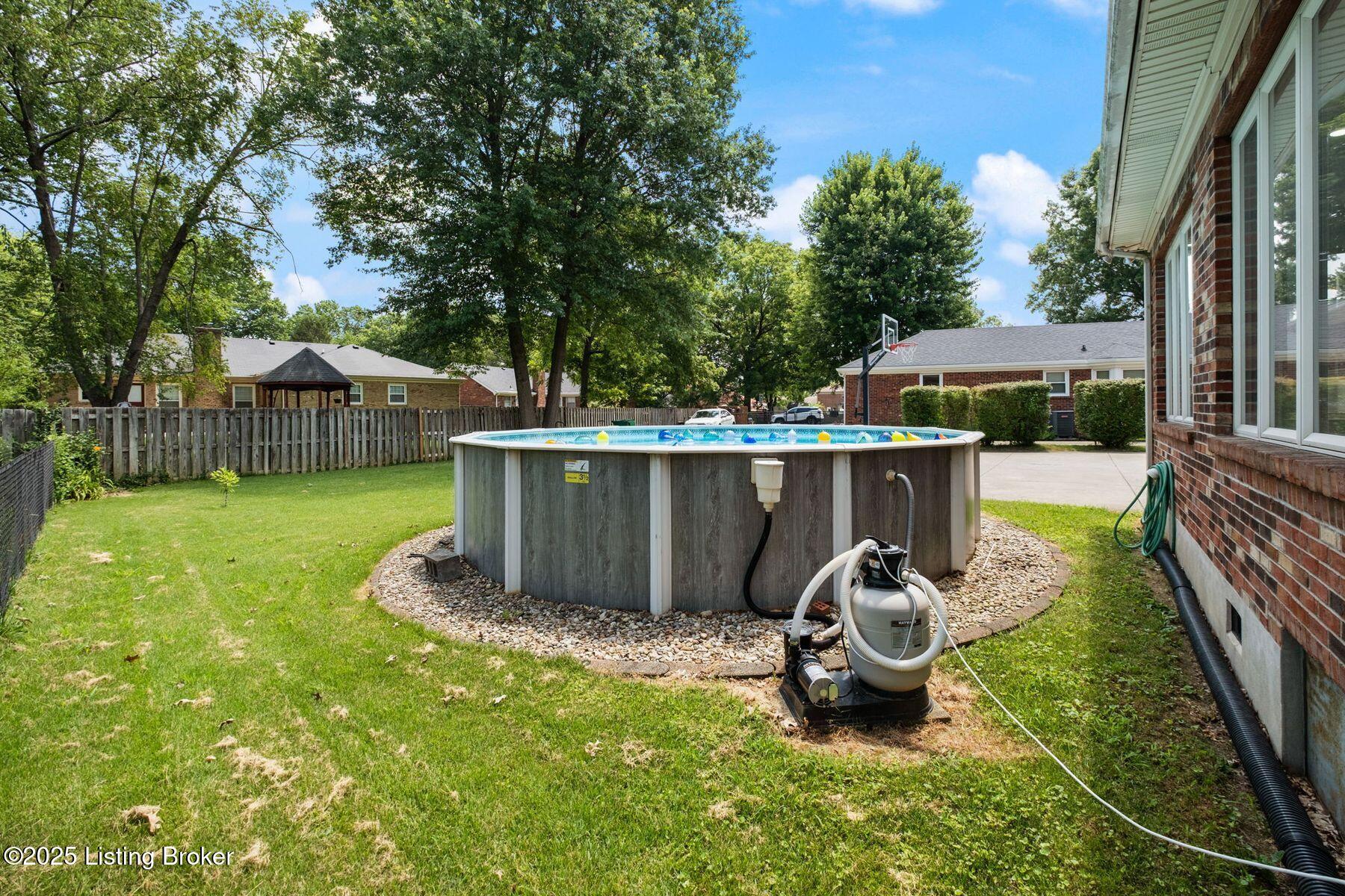 2409 Hayward Road Louisville, KY 40242 - Photo 7 of 45 photo_online_007