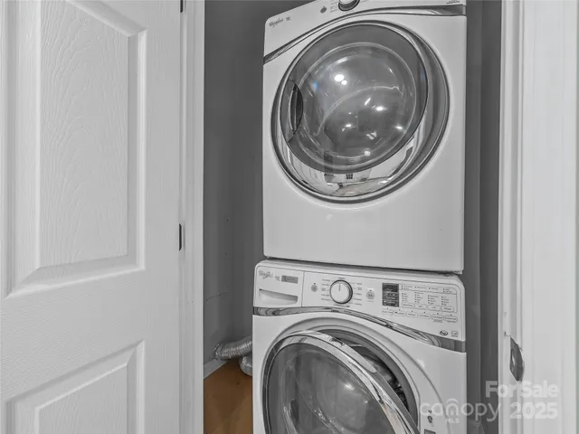 a close up view of washer and dryer