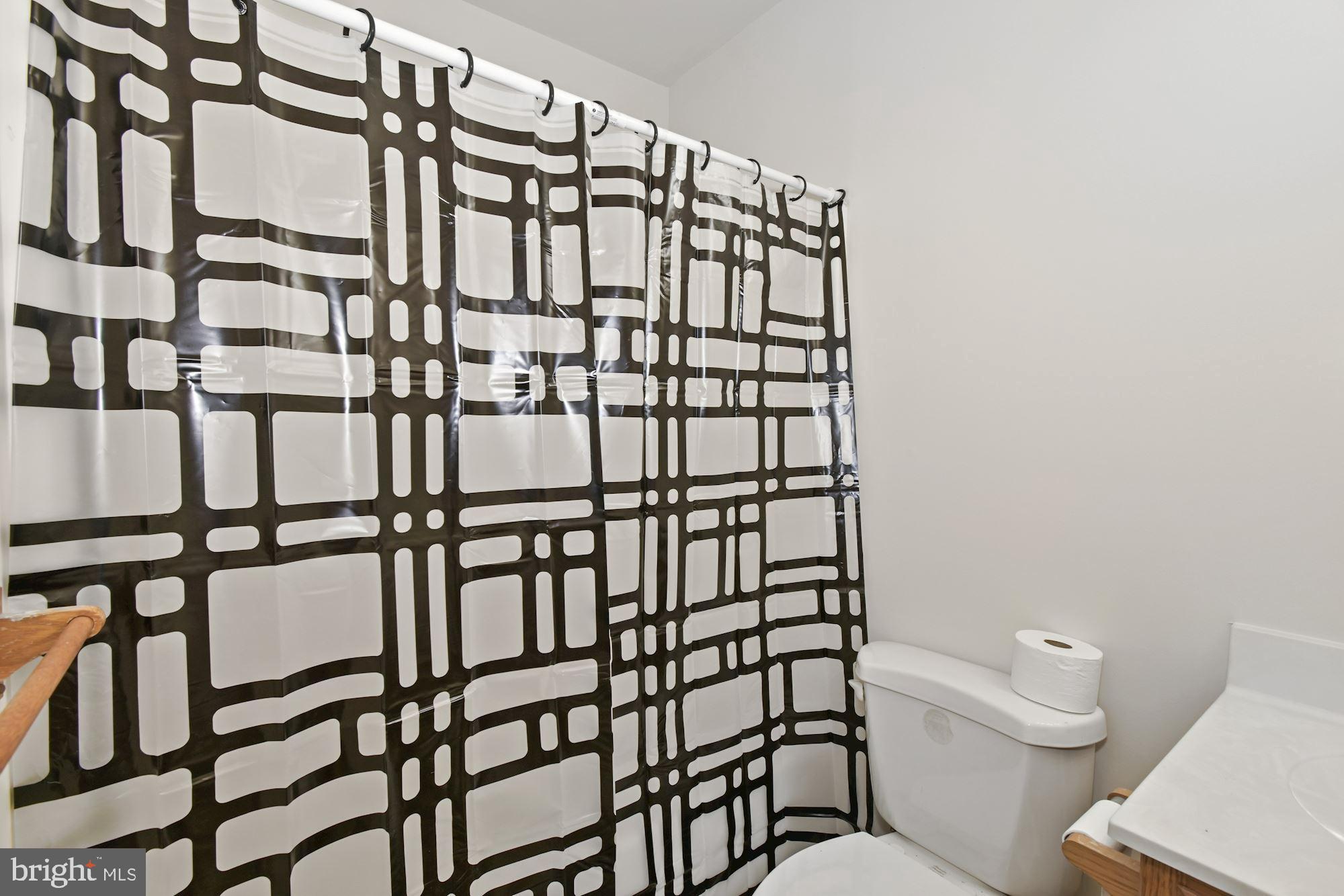 2500 Tollgate Road Quakertown, PA 18951 - Photo 11 of 32 Main Master Bathroom