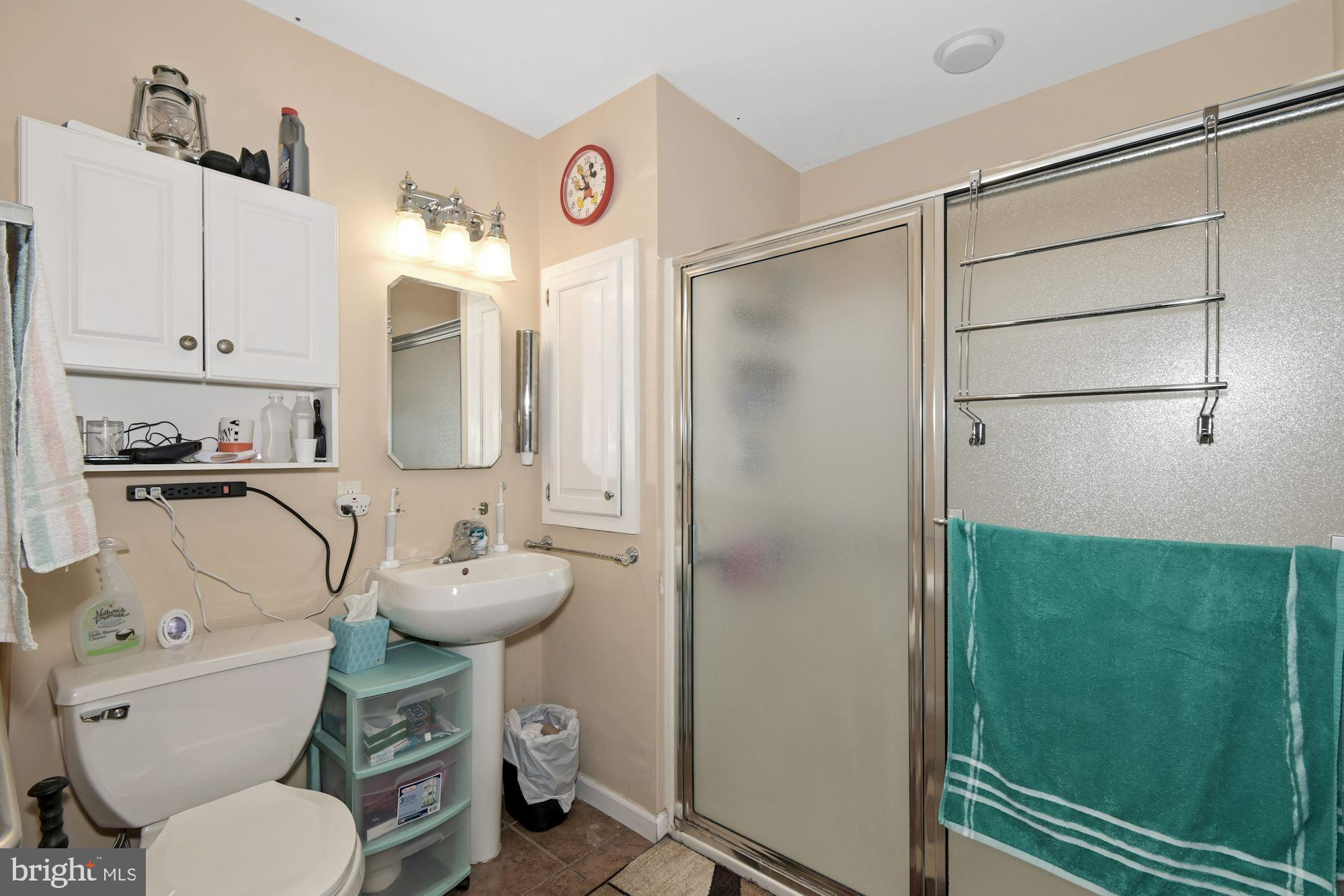 2500 Tollgate Road Quakertown, PA 18951 - Photo 25 of 32 In Law Suite Bathroom