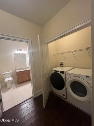 $1,993 | 256 Broadway, Unit 205, Troy, NY 12180