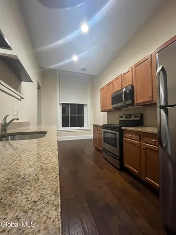 $1,993 | 256 Broadway, Unit 205, Troy, NY 12180