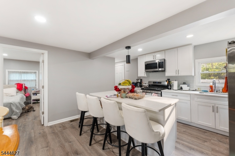 325 Roycefield Road Hillsborough, NJ 08844 - Photo 8 of 41