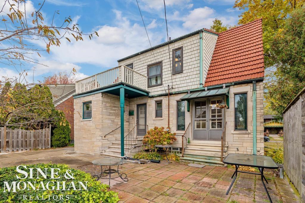847 Barrington Road Grosse Pointe, MI 48230 - Photo 40 of 51 50193527-c77c74be-ab49-4522-83f3-94f41185f361.JPG