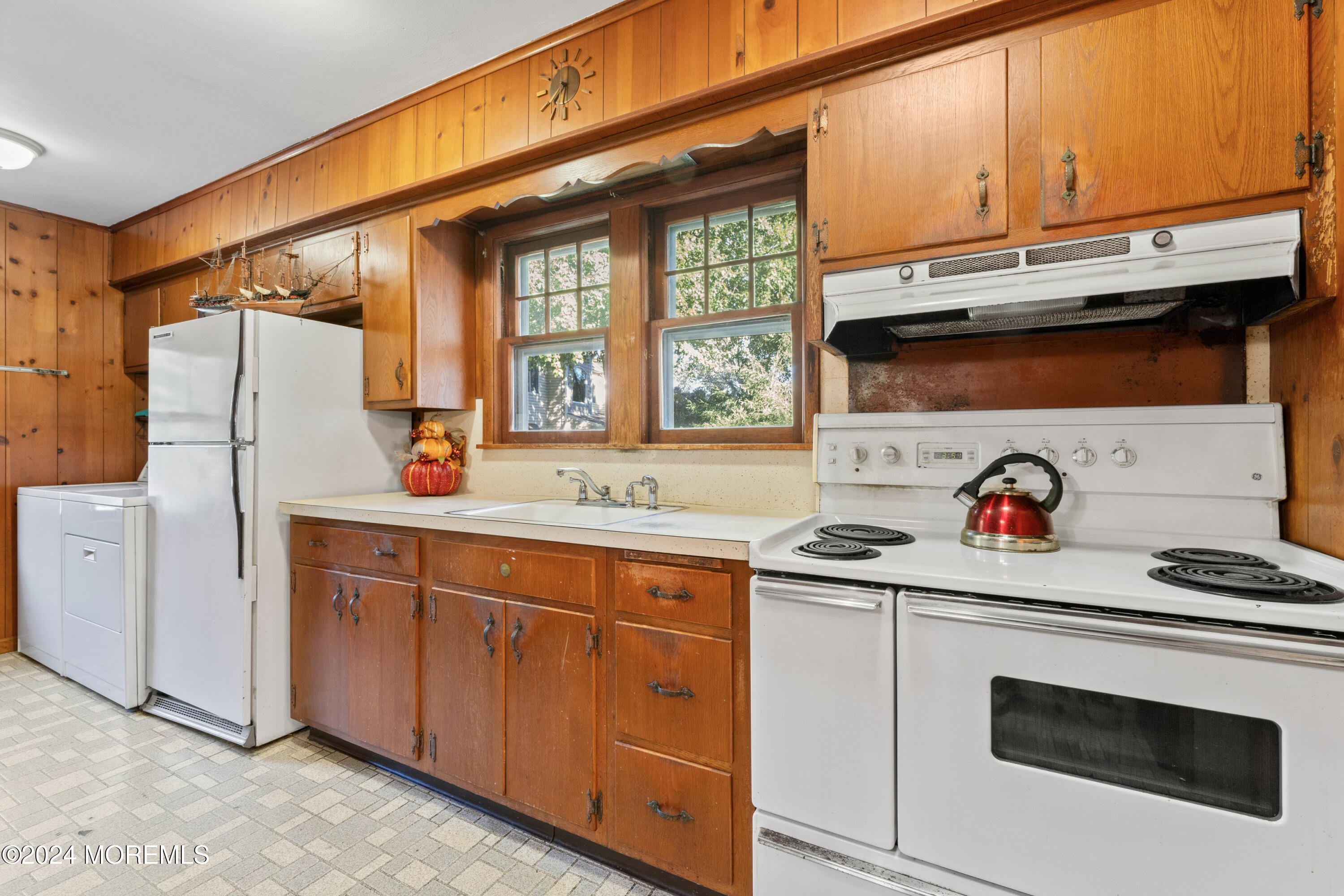 51 Aberdeen Road Matawan, NJ 07747 - Photo 21 of 51 .