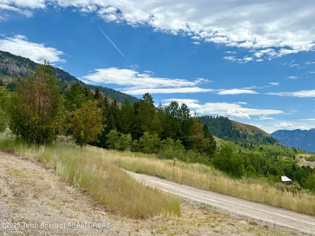 $889,000 | 189 Choke Cherry Lane, Irwin, ID 83428