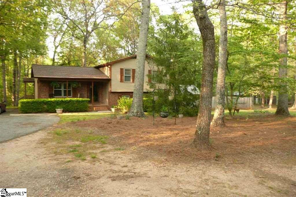 153 Wyatt Road Boiling Springs, SC 29316 - Photo 3 of 26