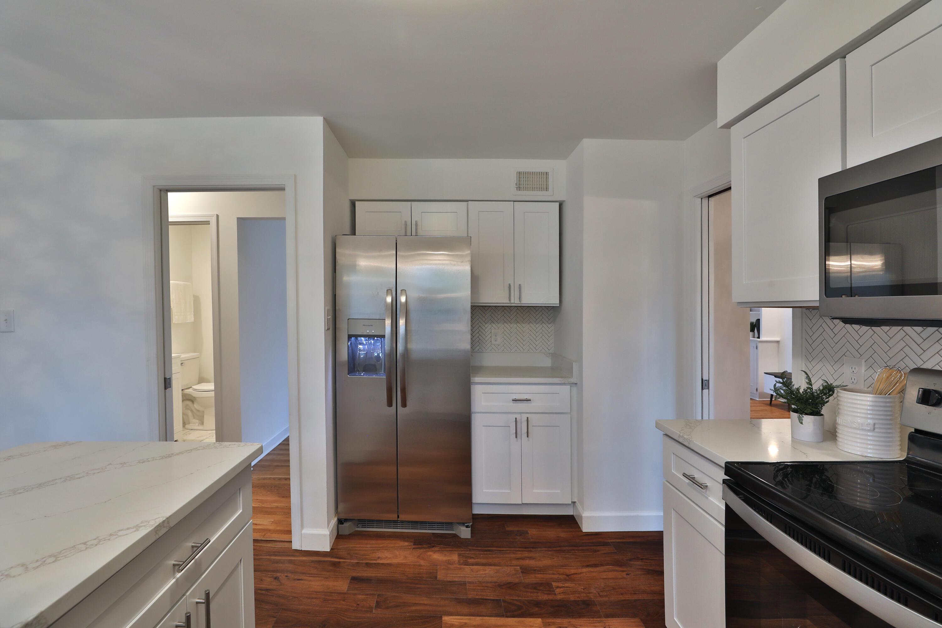 2217 Haverford Road Columbus, OH 43220 - Photo 14 of 50 2217-Haverford-16