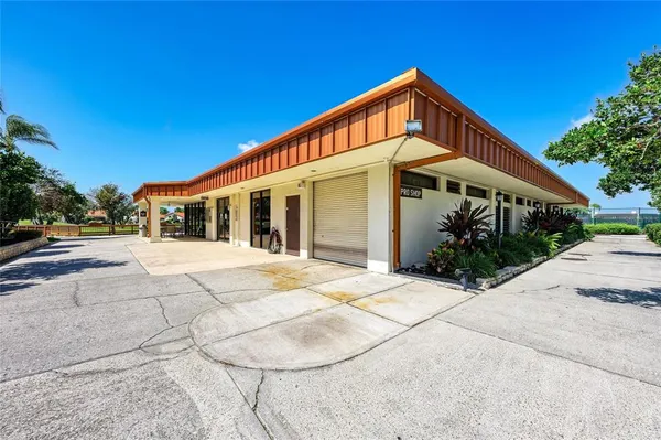 $415,000 | 4906 Peridia Boulevard East, Bradenton, FL 34203