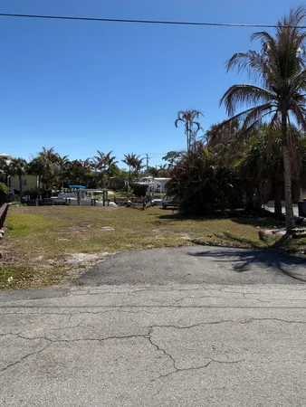 $725,000 | 4575 Southeast Manatee Lane, Stuart, FL 34997