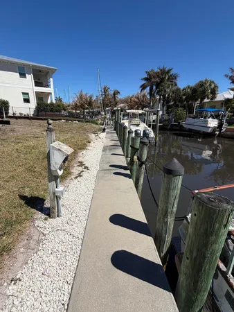 $725,000 | 4575 Southeast Manatee Lane, Stuart, FL 34997