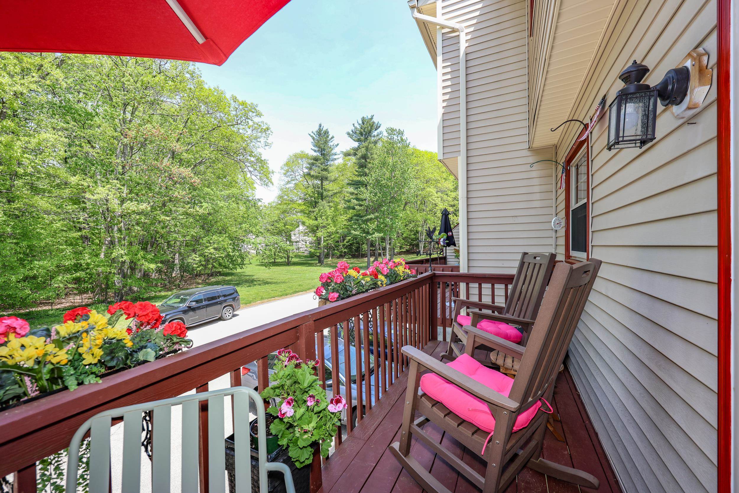 31 Stanstead Place Nashua, NH 03063 - Photo 13 of 42