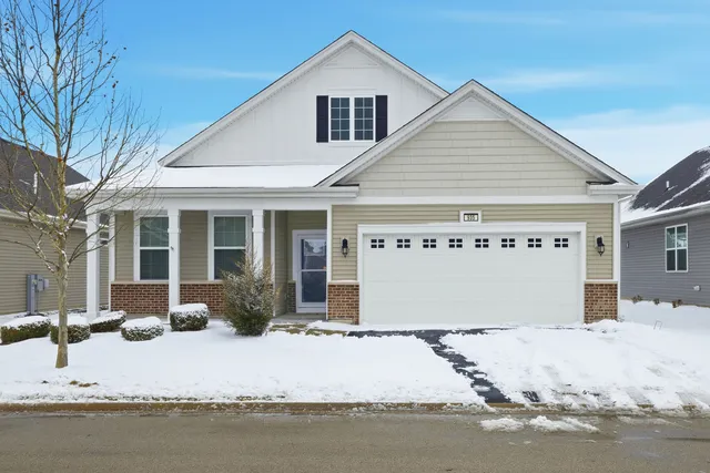 $395,000 | 935 Carolina Court, Pingree Grove, IL 60140