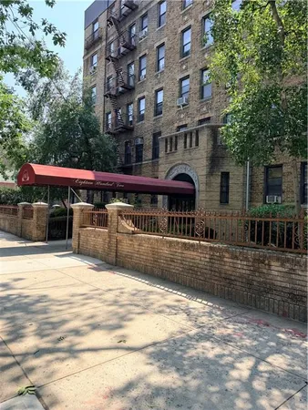 $290,000 | 1802 Ocean Parkway, Unit F9 | Gravesend
