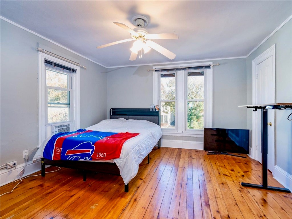 42 Vick Park B Rochester, NY 14607 - Photo 21 of 41 Rear 4 Bedroom Unit Bedroom 4