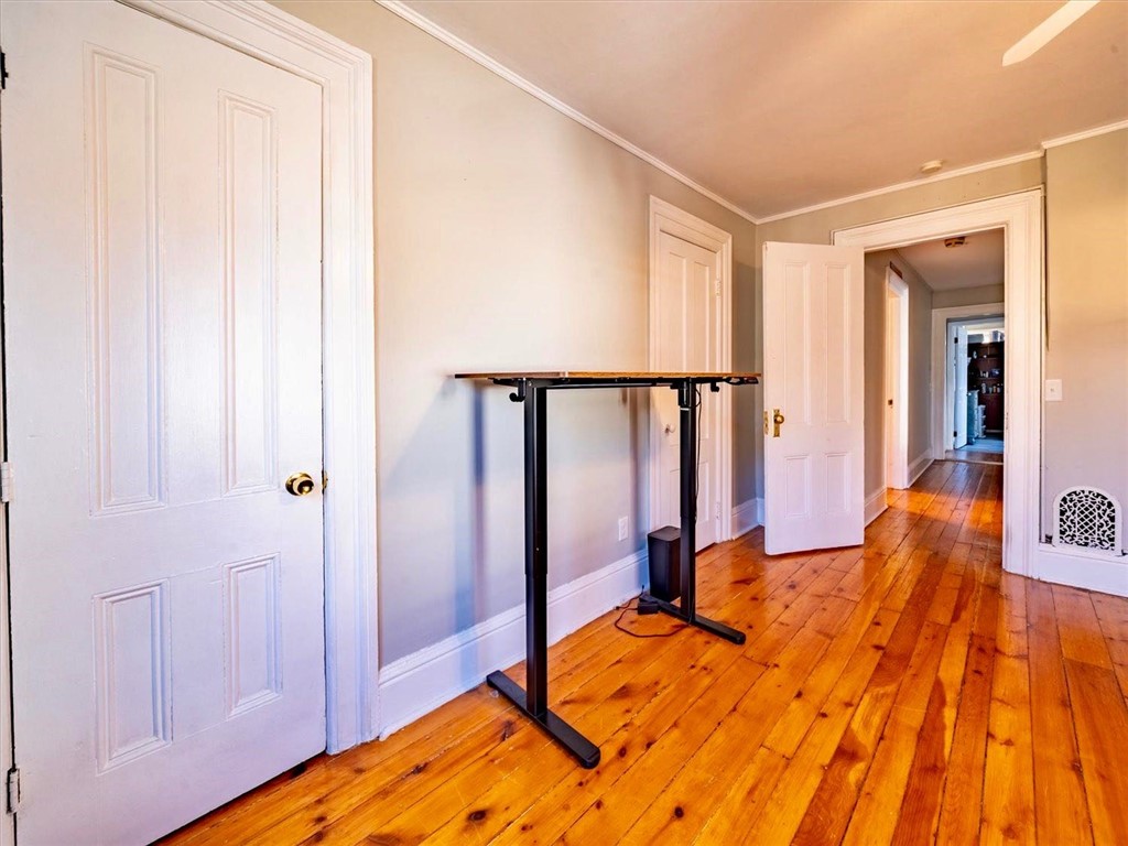 42 Vick Park B Rochester, NY 14607 - Photo 22 of 41 Rear 4 Bedroom Unit Bedroom 4