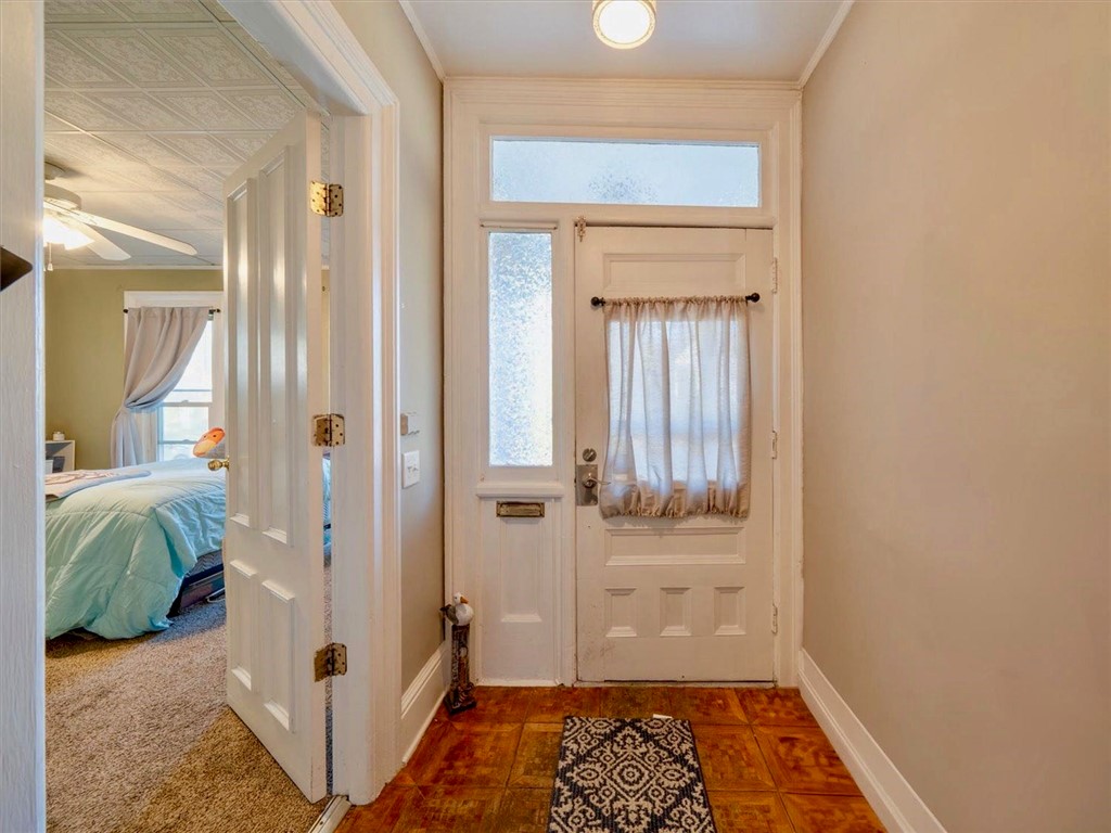 42 Vick Park B Rochester, NY 14607 - Photo 27 of 41 Front 1 Bedroom Unit Entry