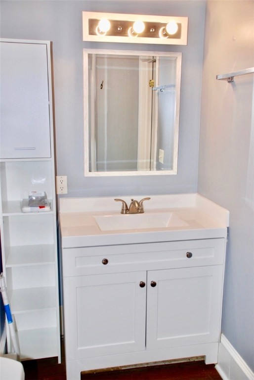 42 Vick Park B Rochester, NY 14607 - Photo 32 of 41 Front 1 Bedroom Unit Full Bathroom