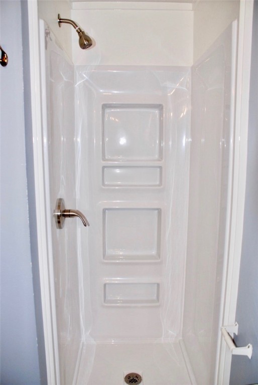 42 Vick Park B Rochester, NY 14607 - Photo 33 of 41 Front 1 Bedroom Unit Full Bathroom