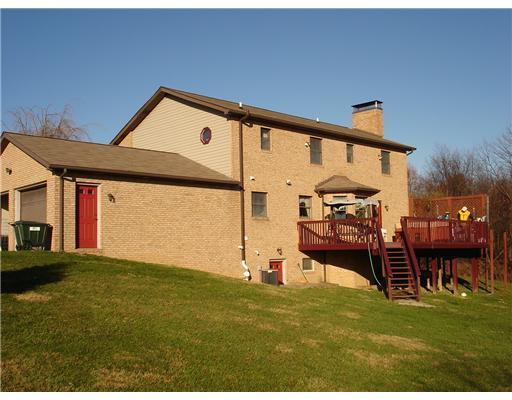 151 Colonial Drive Clinton, PA 15026 - Photo 11 of 11 Exterior Back.