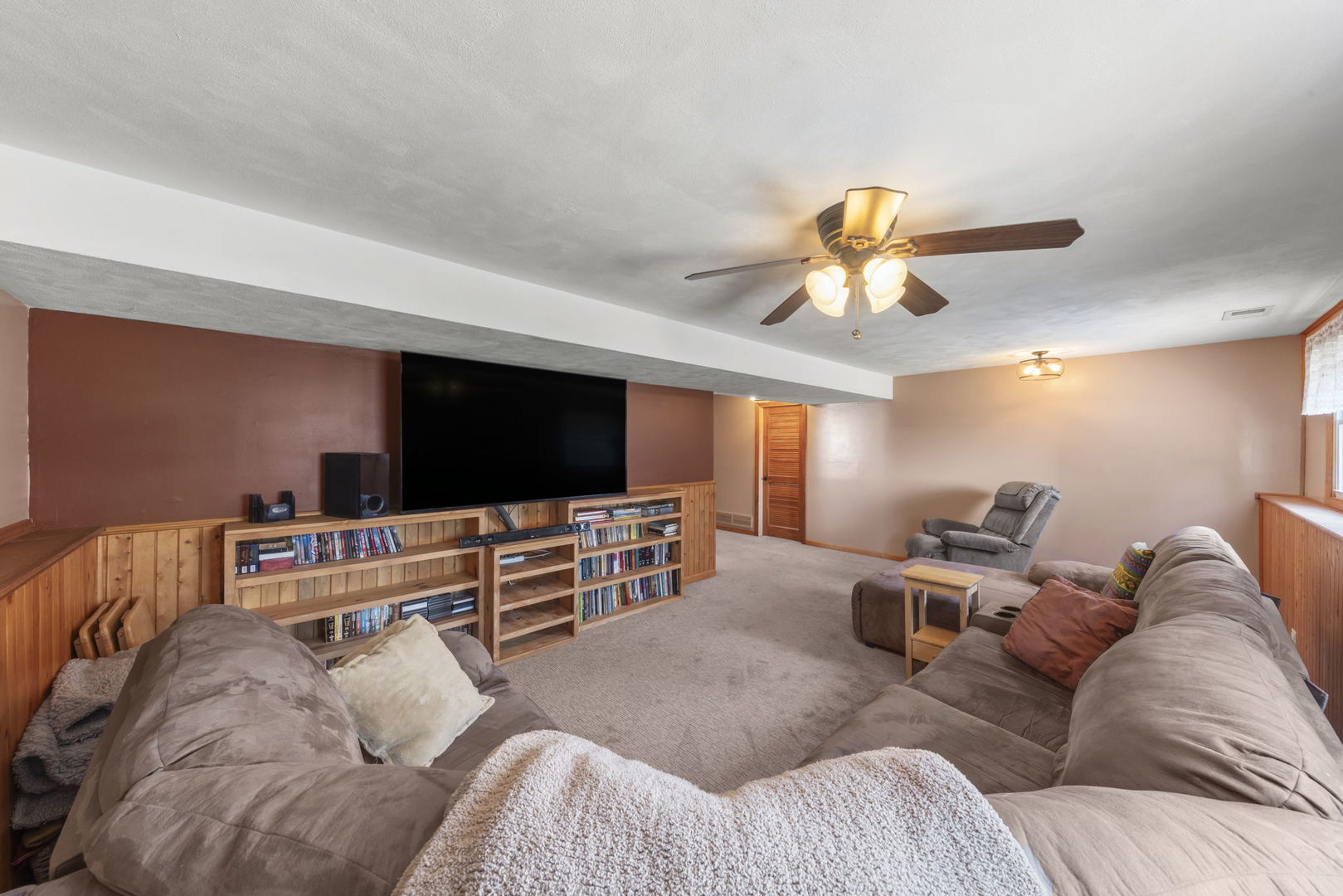 755 Surryse Road Lake Zurich, IL 60047 - Photo 17 of 29 Gallery Image 17