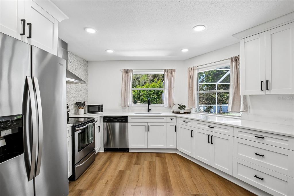 9622 Oakhurst Road Seminole, FL 33776 - Photo 9 of 56 Gallery Image 9