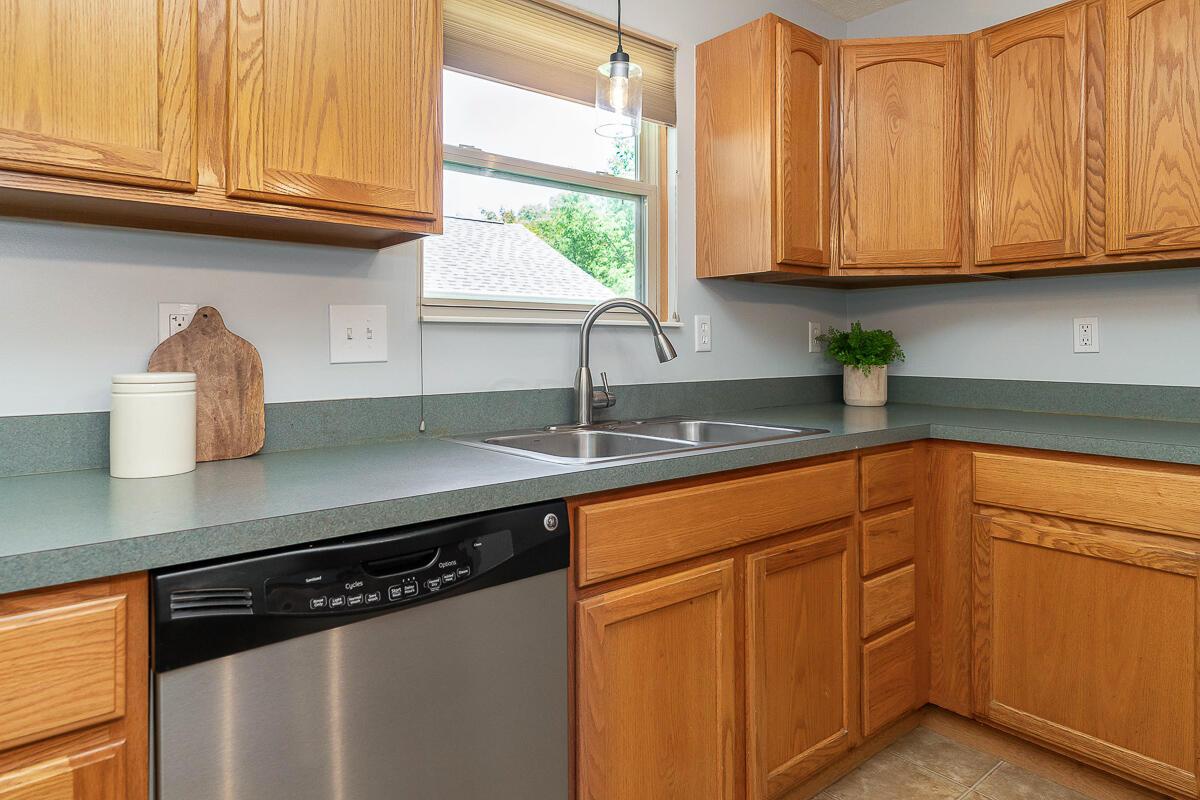 77 Beech Court Delaware, OH 43015 - Photo 13 of 34 kitchen 3