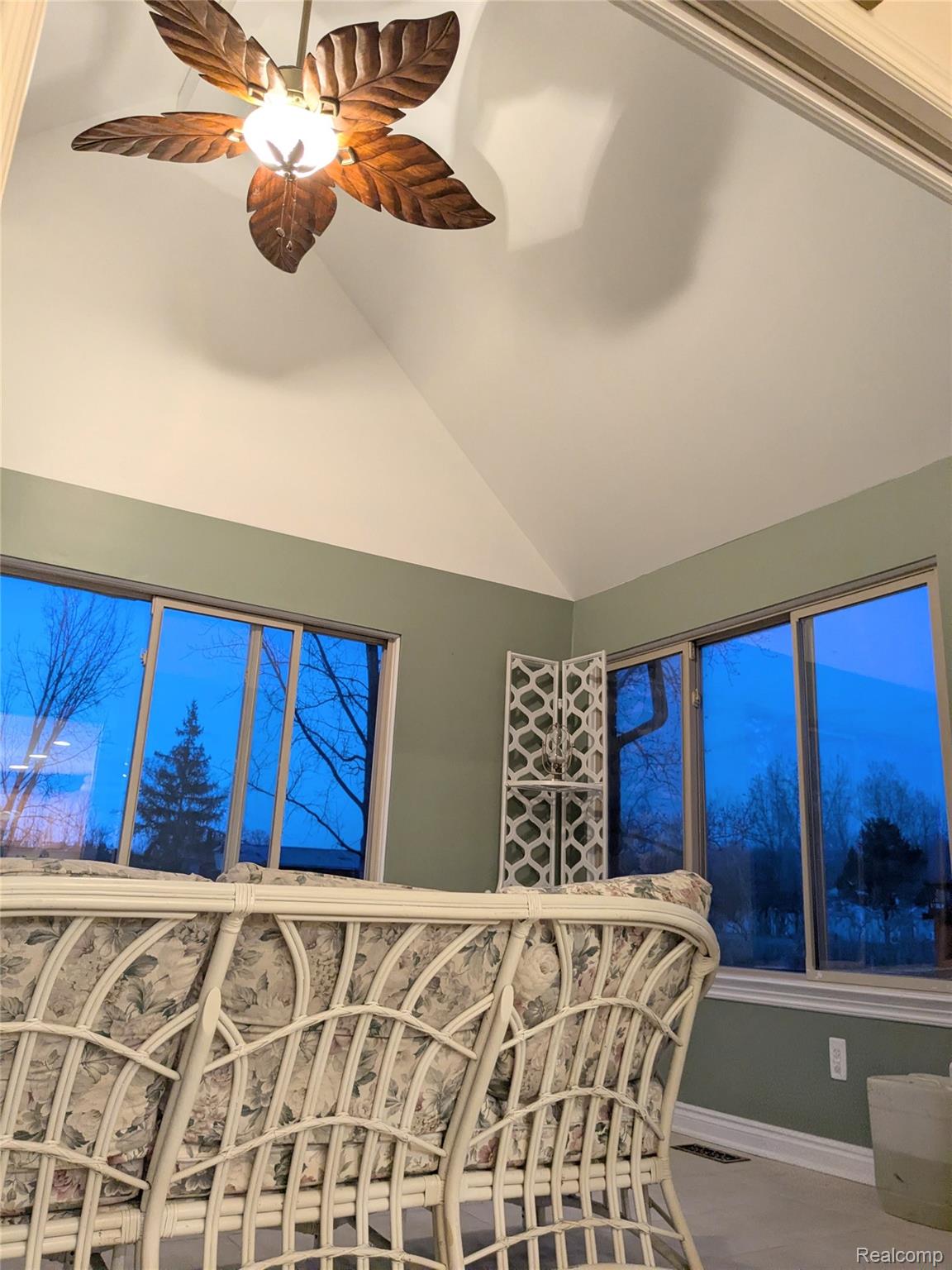23233 30 Mile Road Ray, MI 48096 - Photo 32 of 73 Pan Ceiling in Sunroom