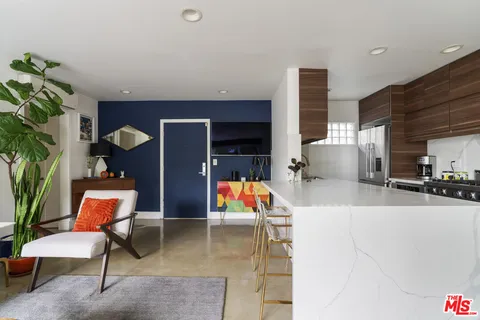 $799,000 | 1145 Larrabee Street, Unit 9, West Hollywood, CA 90069