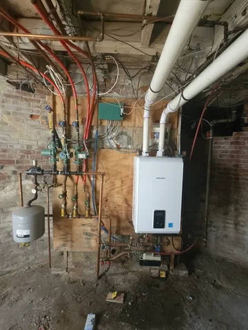 $639,000 | 130 Maple Avenue, Bridgewater, MA 02324