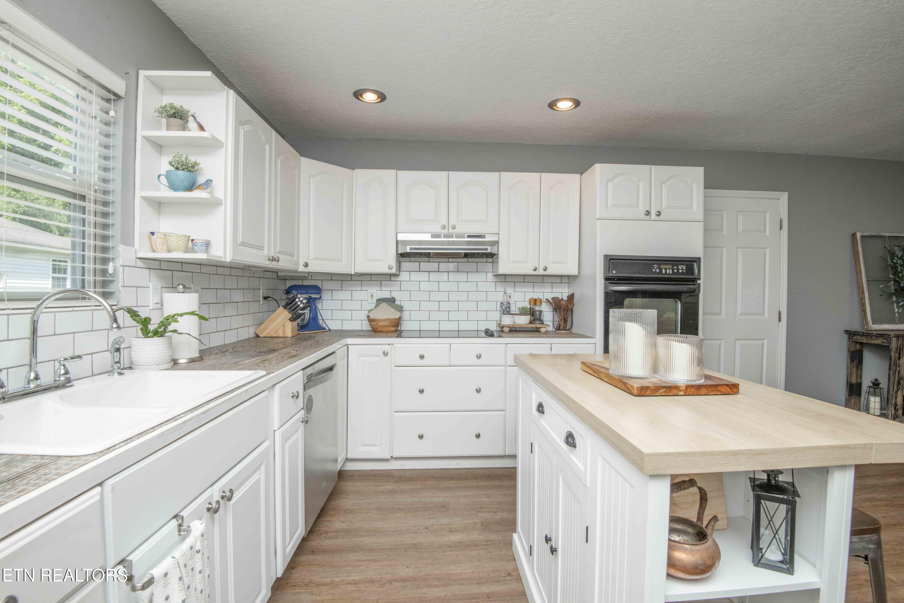 401 Vonore Road Loudon, TN 37774 - Photo 16 of 47 kitchen 2_1