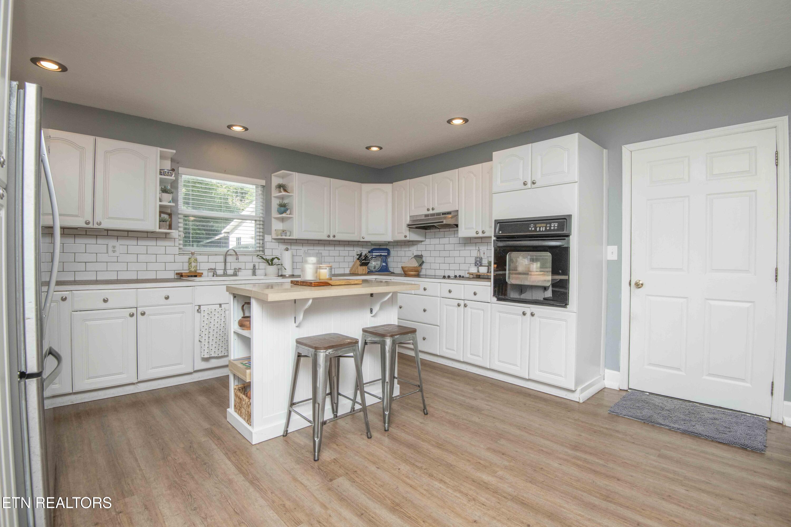 401 Vonore Road Loudon, TN 37774 - Photo 21 of 47 kitchen 9_1