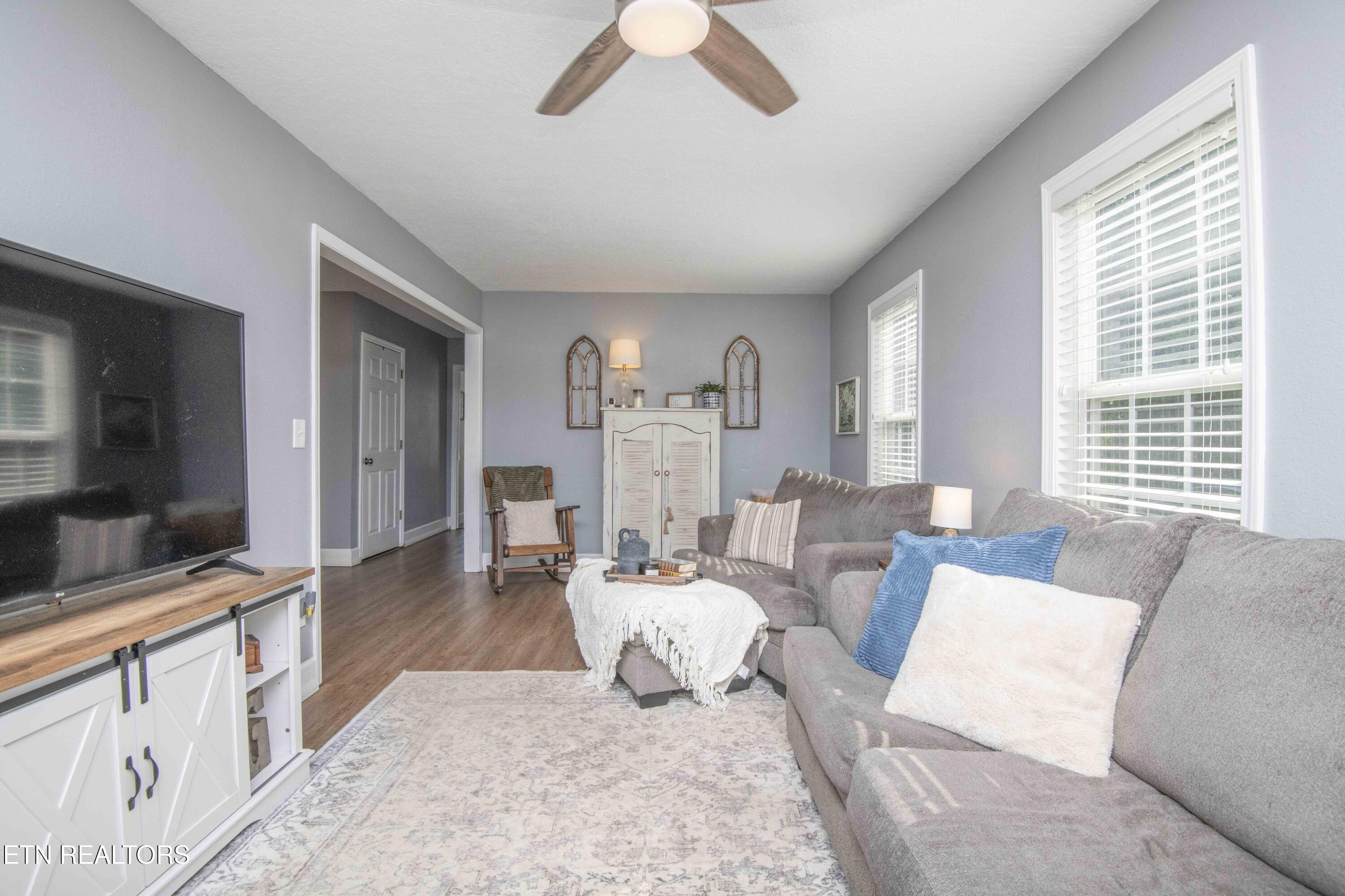 401 Vonore Road Loudon, TN 37774 - Photo 9 of 47 living 1_1