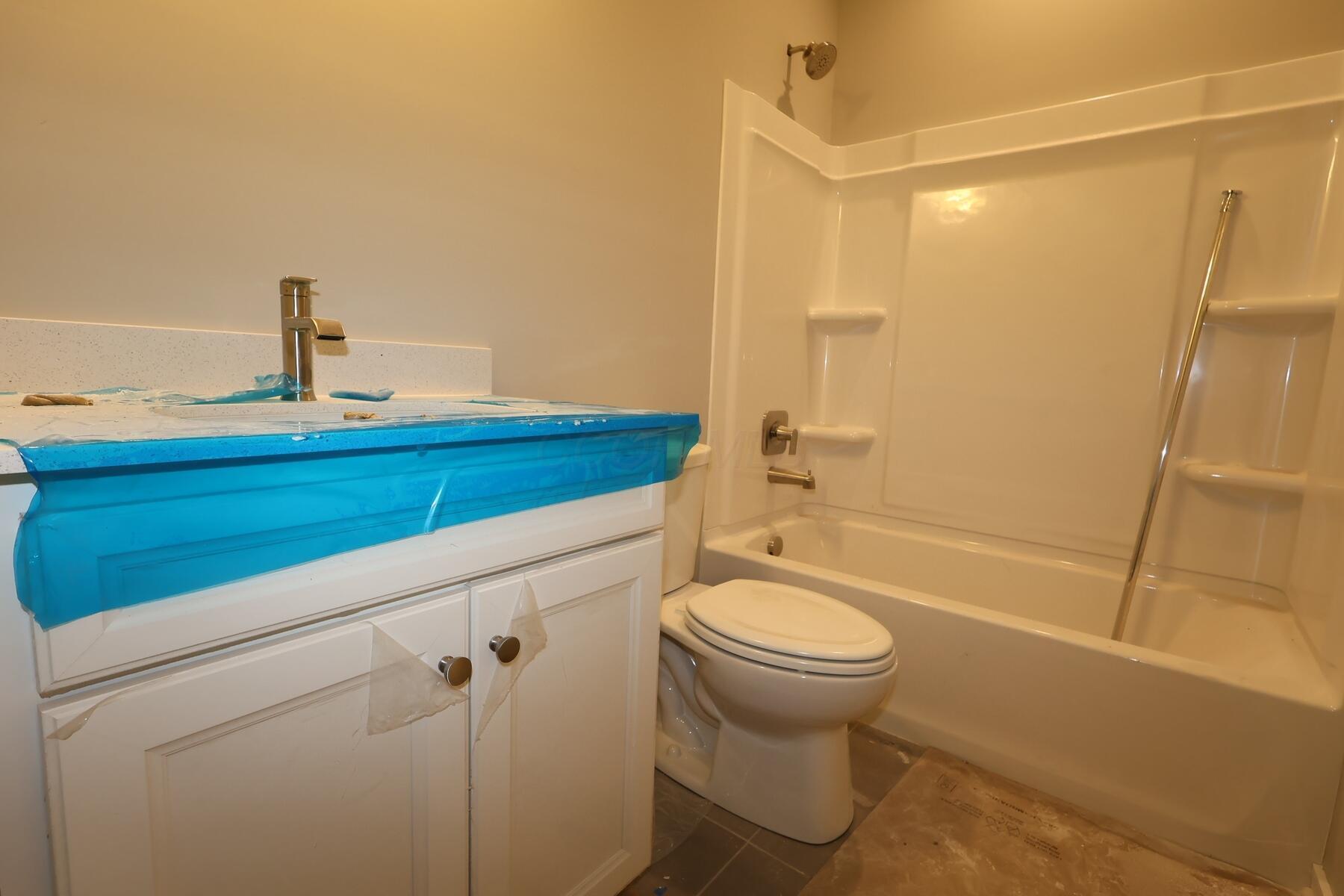 378 Canterbury Road Commercial Point, OH 43116 - Photo 4 of 19 Bathroom