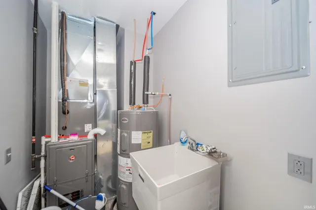 $325,000 | 28 North Washington Street, Knightstown, IN 46148