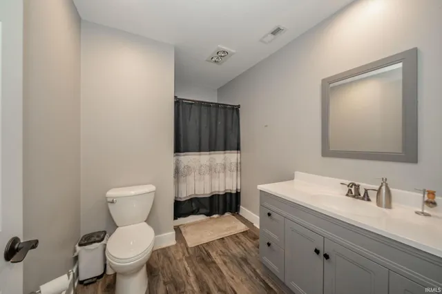 $325,000 | 28 North Washington Street, Knightstown, IN 46148