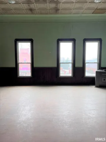 $325,000 | 28 North Washington Street, Knightstown, IN 46148