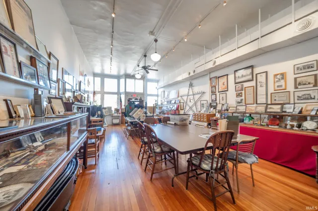 $325,000 | 28 North Washington Street, Knightstown, IN 46148