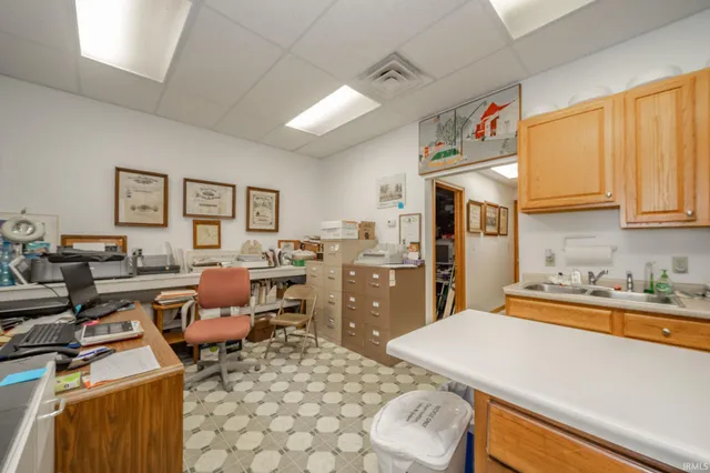 $325,000 | 28 North Washington Street, Knightstown, IN 46148