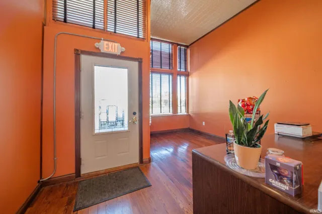 $325,000 | 28 North Washington Street, Knightstown, IN 46148