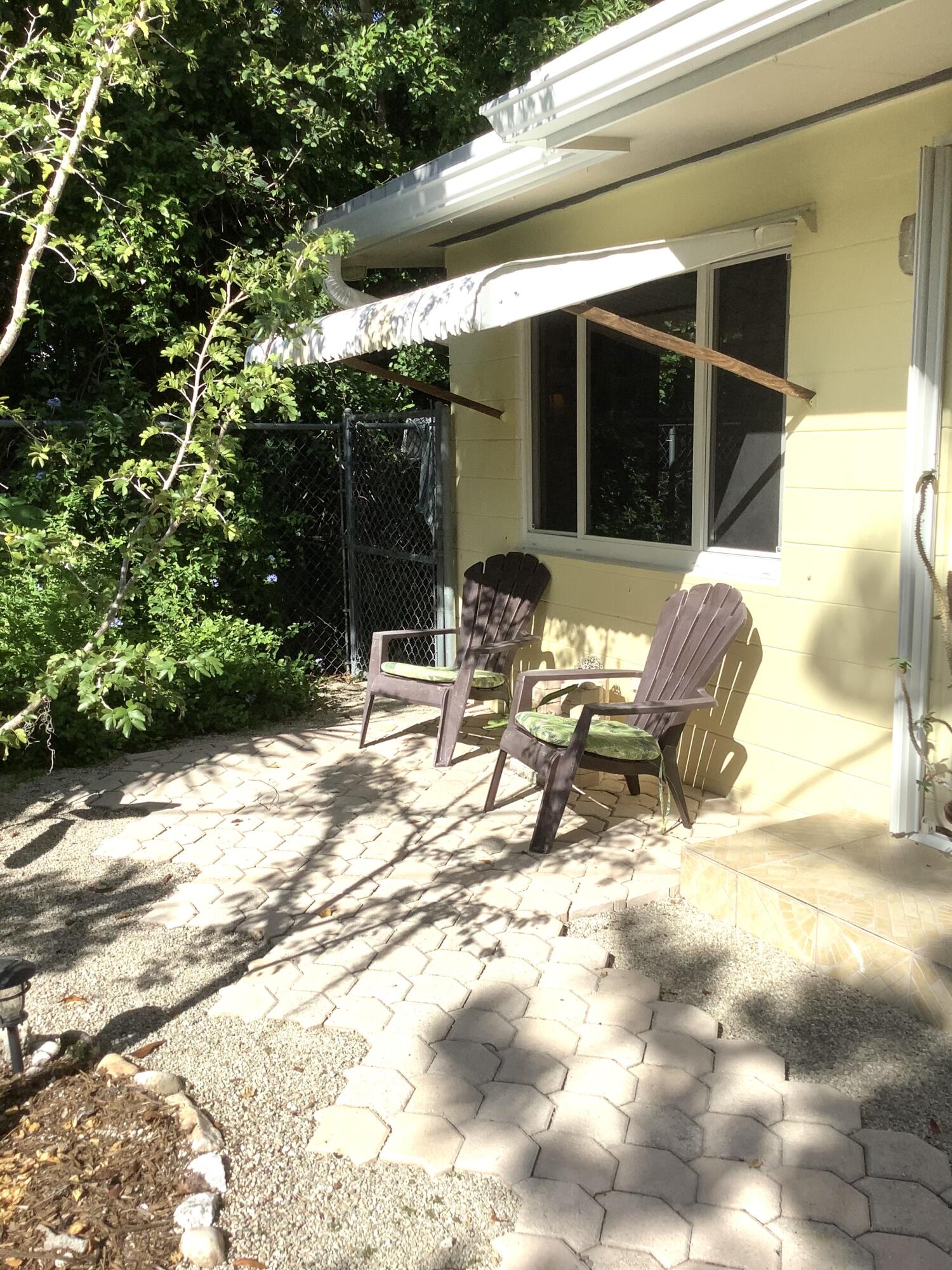 809 Largo Road Key Largo, FL 33037 - Photo 20 of 29 Front Patio