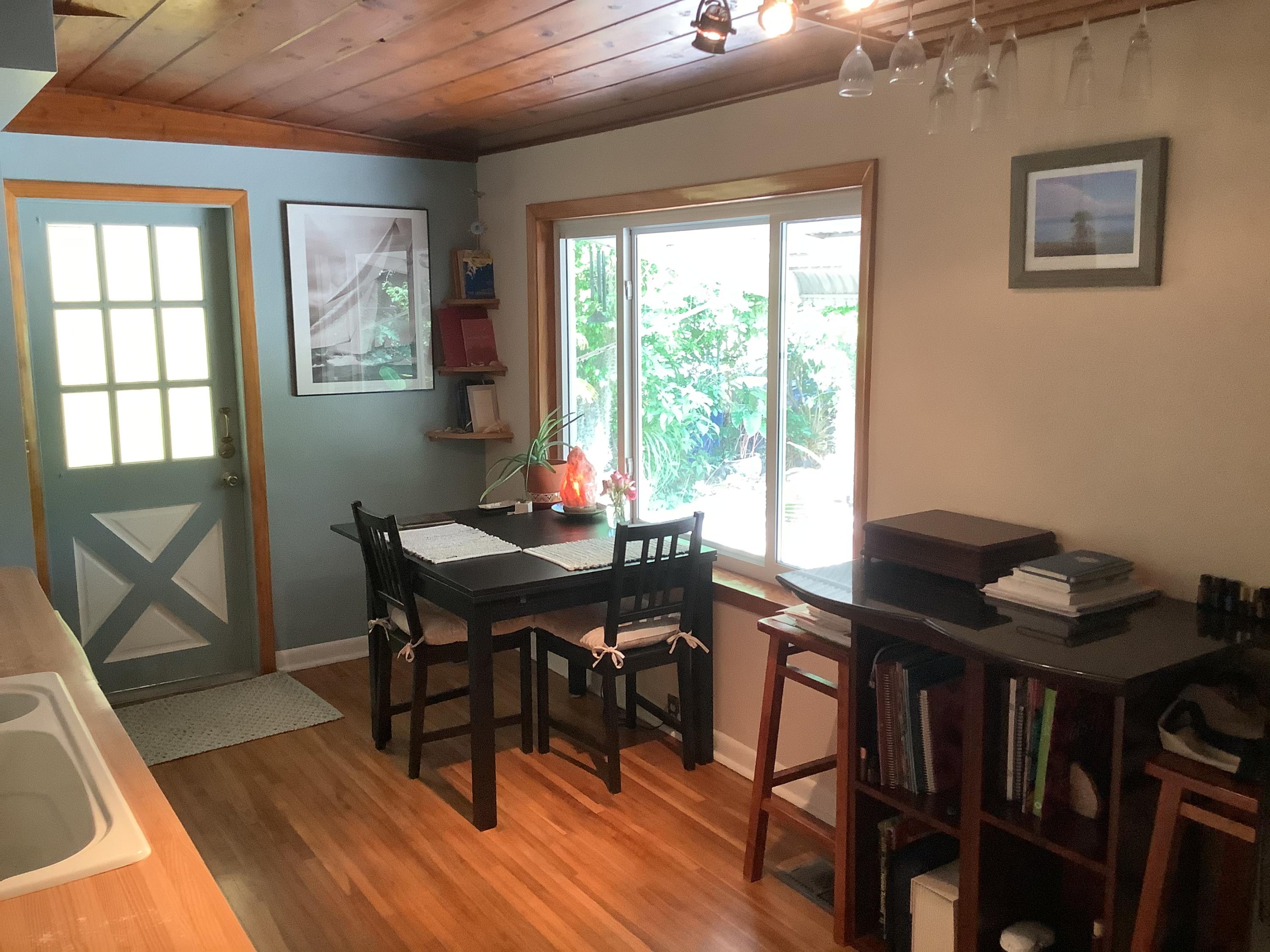809 Largo Road Key Largo, FL 33037 - Photo 6 of 29 Dining area