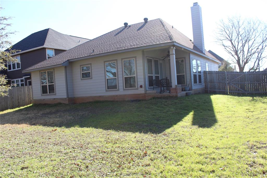 10717 Fallbrook Road Waco, TX 76708 - Photo 29 of 33 front view of a house with a yard