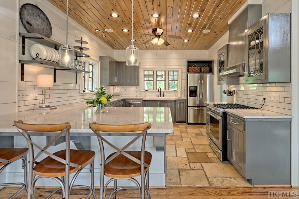 142 Highridge Road Highlands, NC 28741 - Photo 12 of 63 Gallery Image 12